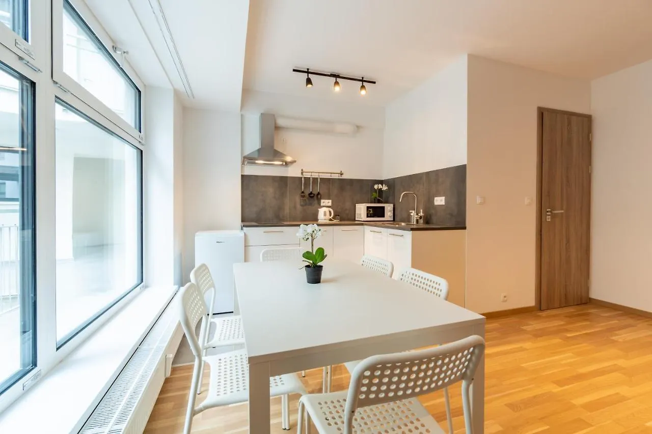 Brand New Two Room Apartment #26 With Free Secure Parking Close To Center 布拉格