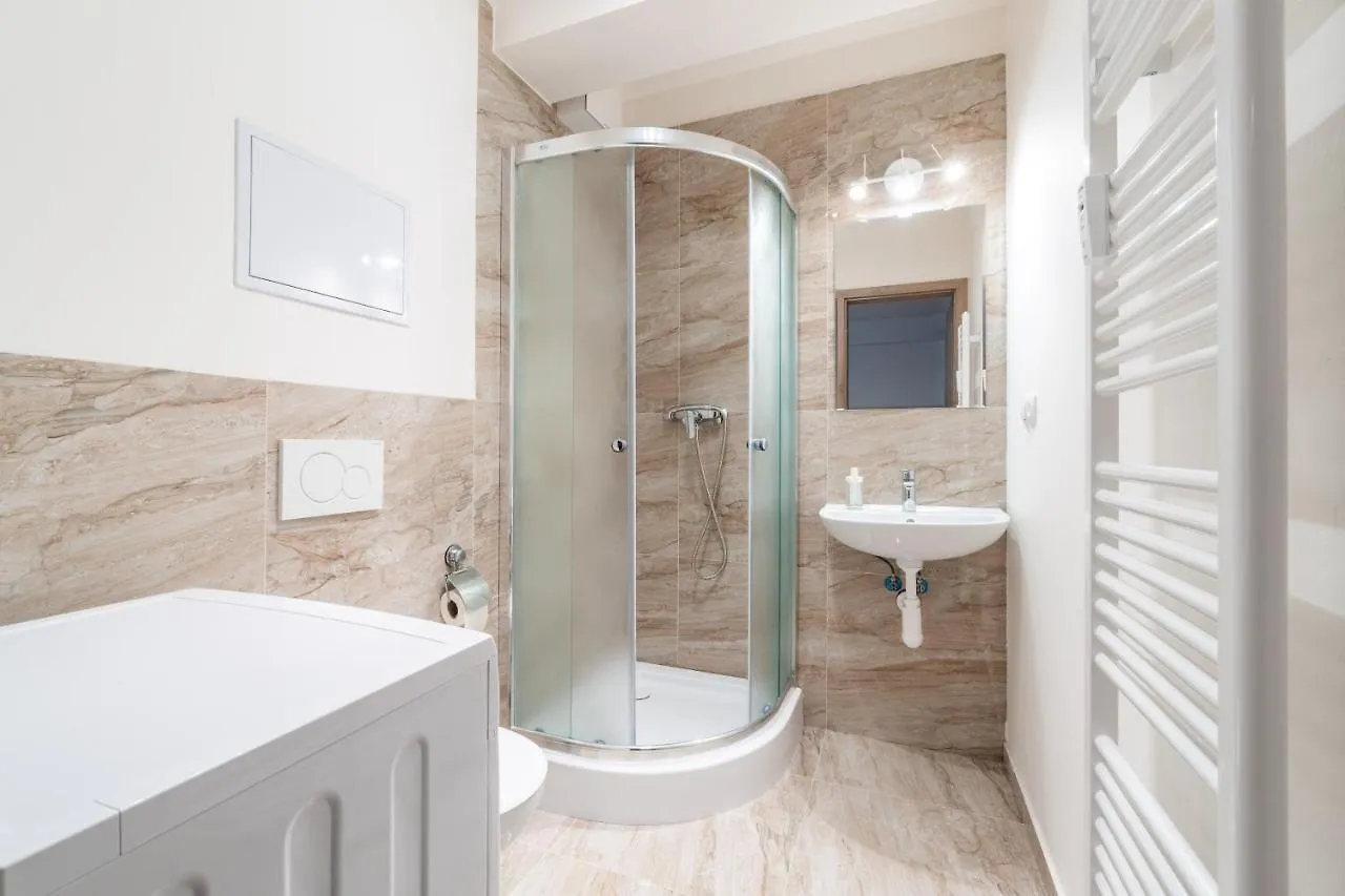 Brand New Two Room Apartment #26 With Free Secure Parking Close To Center 布拉格