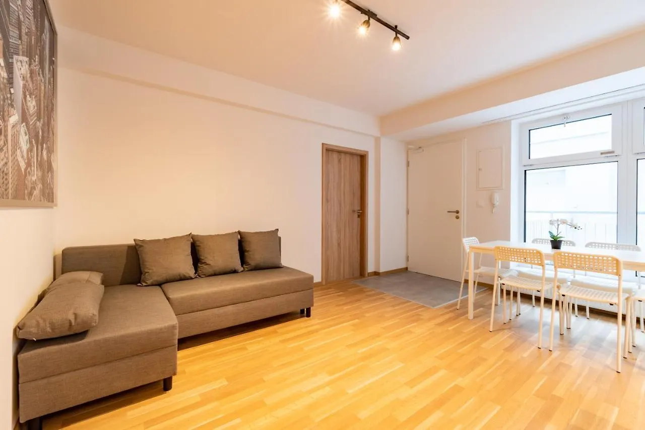 Brand New Two Room Apartment #26 With Free Secure Parking Close To Center Prag Tschechische Republik