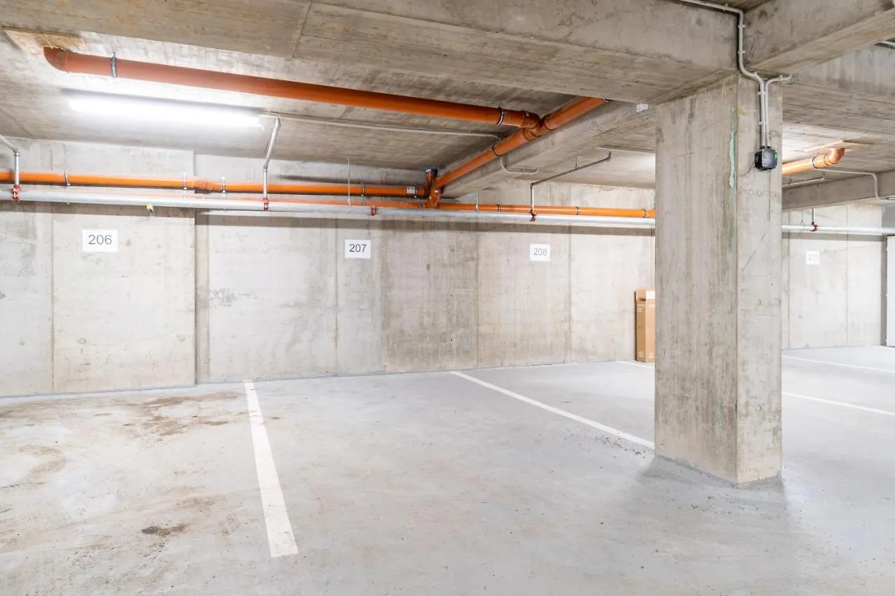 Brand New Two Room Apartment #26 With Free Secure Parking Close To Center Prag Tschechische Republik