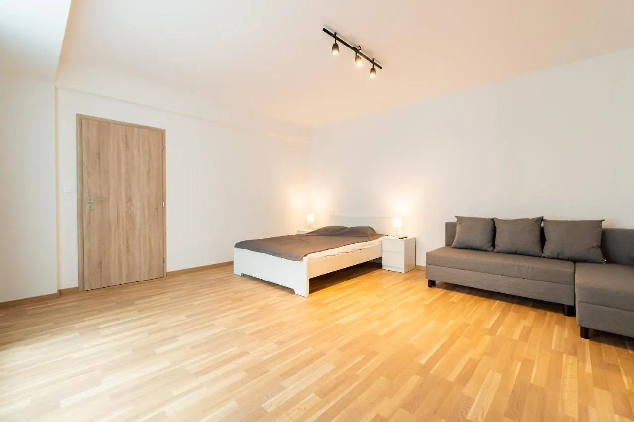 Brand New Two Room Apartment #26 With Free Secure Parking Close To Center Prag Tschechische Republik